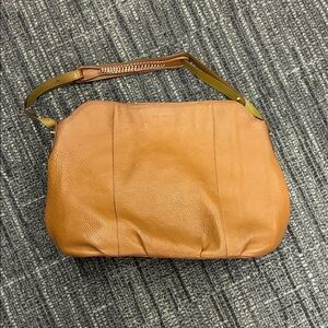 FLASh SALE
Calvin Klein Tan Leather Shoulder Bag

19” by 13”